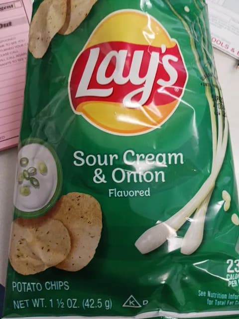 Is it Egg Free? Lays Sour Cream & Onion Flavoured Potato Chips